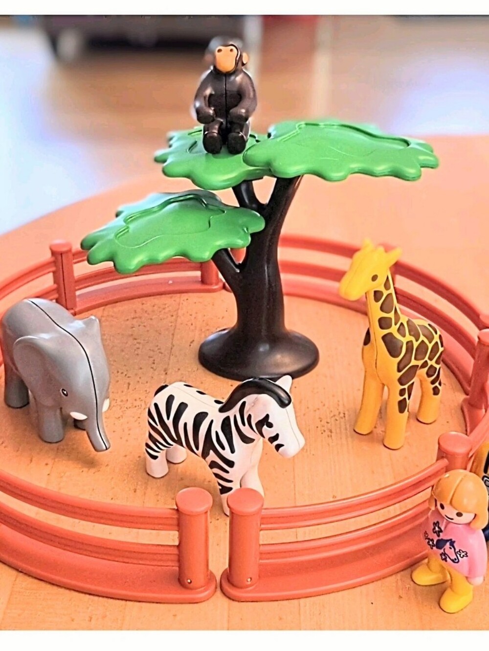 Playmobil 1.2.3 6742 ZOO Chimpanzee Giraffe Zebra Elephant Dad Girl Kid  Set - Picture 2 of 3